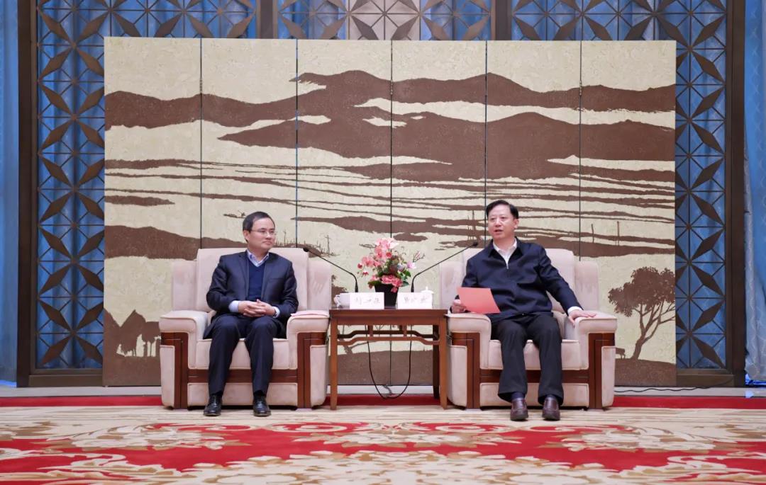 农行安徽省分行行长刘加旺来蚌考察黄晓武参加