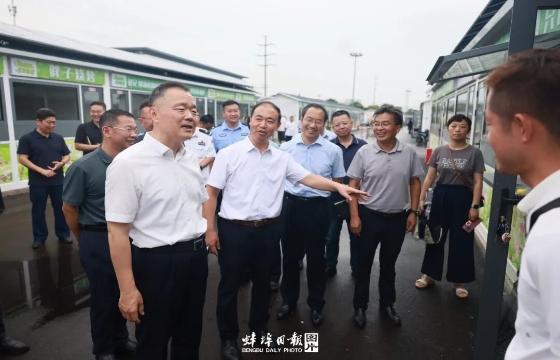 马军调研龙子湖东南片区青春市集等项目建设情况