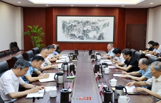 马军主持召开市级党员老同志座谈会